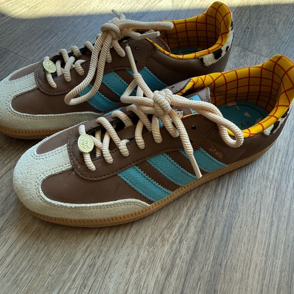 Women’s Toy Story woody samba adidas - Picture 3 of 6